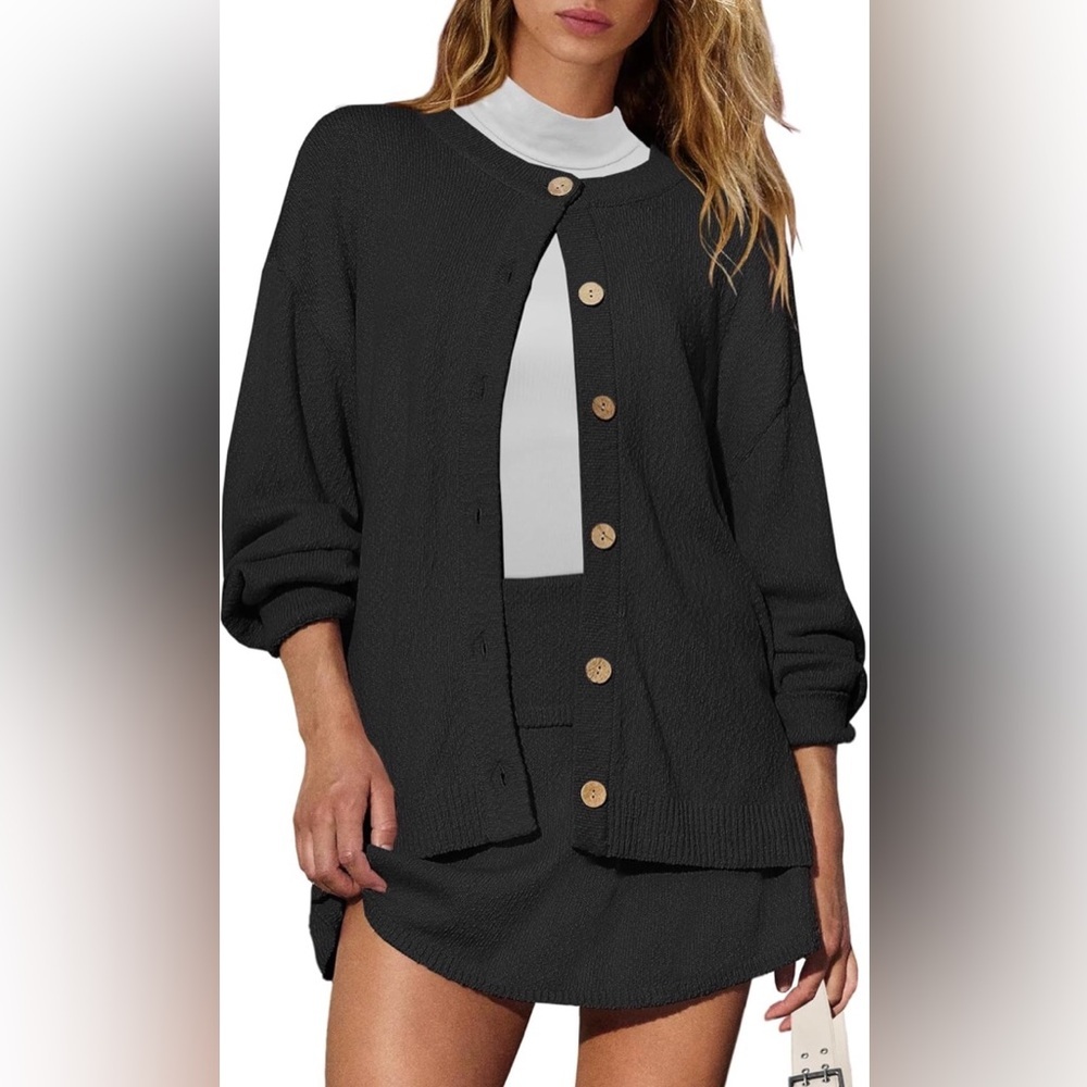 Women’s Beachy Knit Cardigan and Skort Coordinated 2 Pc Set Black Size LG NWOT - Picture 2 of 8